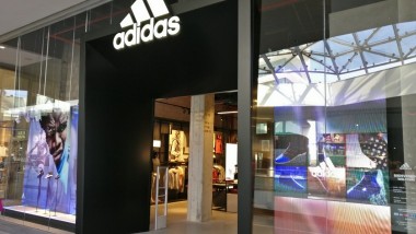 Adidas abre 300 metros en Puerto Venecia