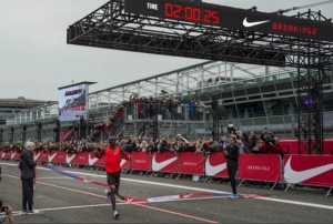 Nike bate el récord histórico del maratón con el programa Breaking2