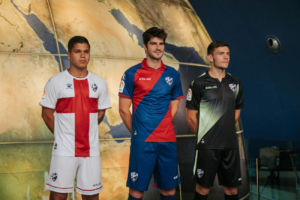 Kelme presenta las nuevas equipaciones de la SD Huesca
