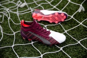 Nuevas botas Puma One para las futbolistas de la marca del felino