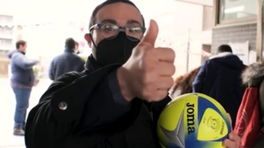 Joma se implica en la campaña solidaria «Ningún balón sin niño»