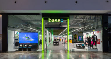 nueva tienda Base en el centro comercial La Gavia