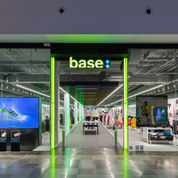 Las tiendas reformadas de Base aumentan un 20% sus ventas