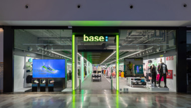 Las tiendas reformadas de Base aumentan un 20% sus ventas