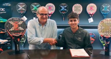 Nox formaliza un contrato profesional con Víctor Tur