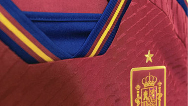 Adidas muestra la camiseta de la selección española para el Mundial de Qatar