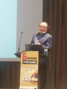 Santiago Niño Becerra interviene en la jornada de L'Informatiu