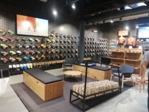 abre en Barcelona la primera Mountain Shop Vèrtic
