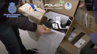 Intervienen más de 133.000 pares de zapatillas falsificadas