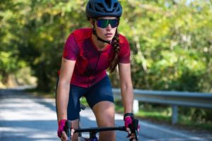 Rh+ aporta producto técnico textil de ciclismo para la mujer