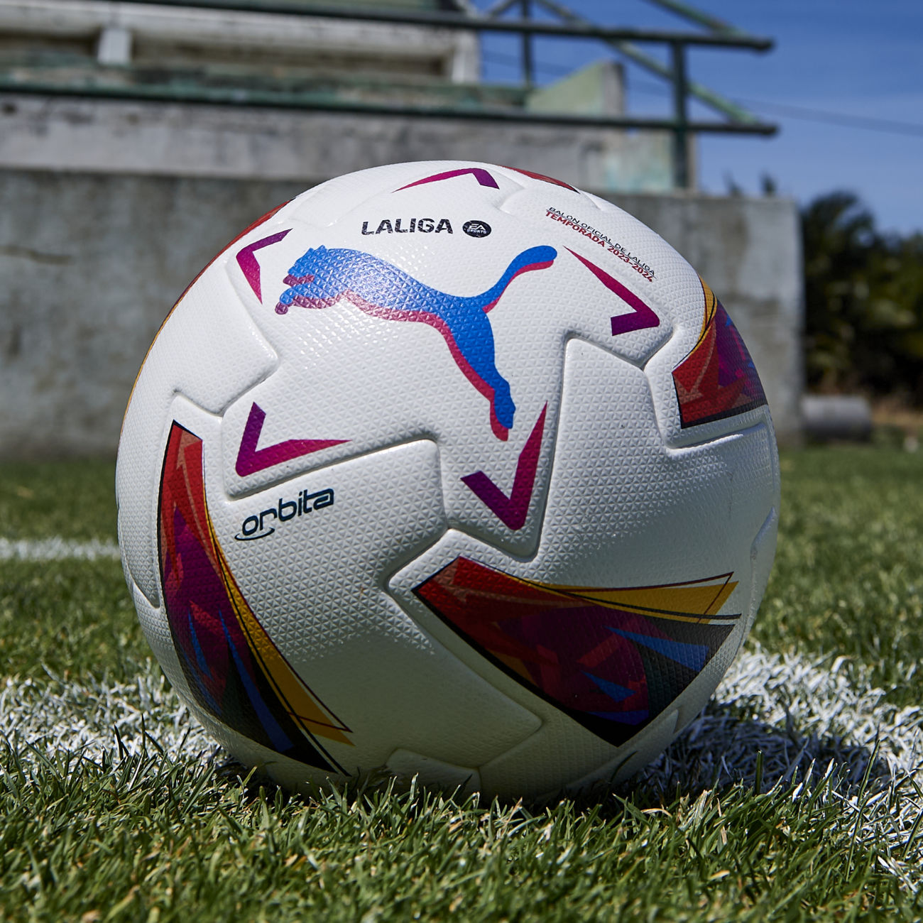 Puma pone en el terreno de juego el nuevo balón de Laliga - Diffusion Sport