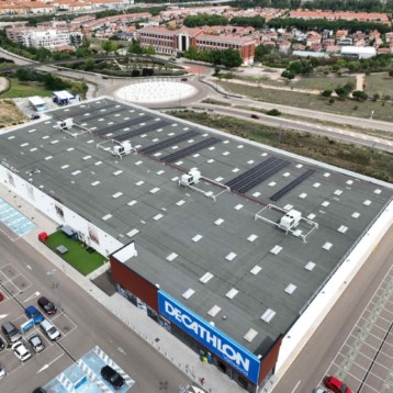Decathlon instala 12.500 metros de placas fotovoltaicas